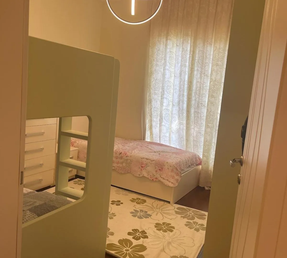 Vila 26, Lura 2, Gjiri I Lalezit Ishem Албания